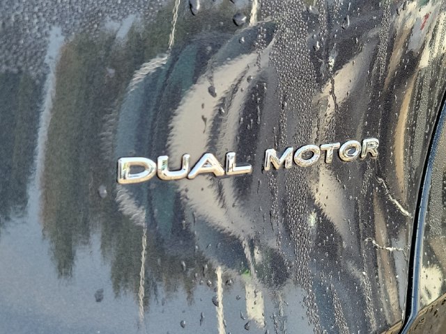 Used 2024 Tesla Model Y Long Range AWD/4WD image 27