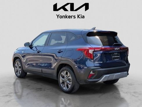 Certified 2025 Kia Seltos LX AWD/4WD image 9