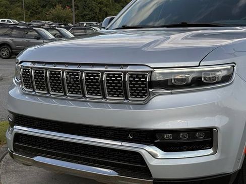 Used 2023 Jeep Grand Wagoneer Series III AWD/4WD image 10