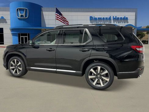 New 2025 Honda Pilot Elite image 2