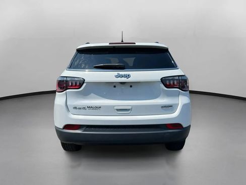 Used 2022 Jeep Compass Latitude AWD/4WD image 11