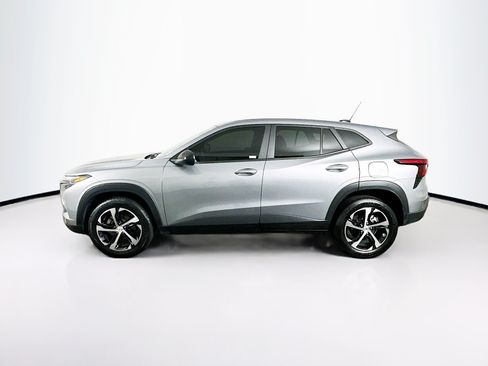 Used 2024 Chevrolet Trax RS w/ Driver Confidence Package FWD image 4