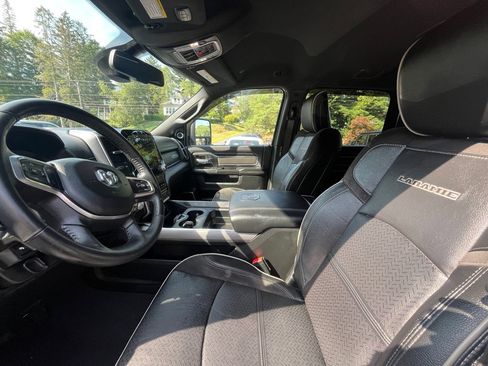 Used 2024 RAM 2500 Laramie w/ Sport Appearance Package image 17