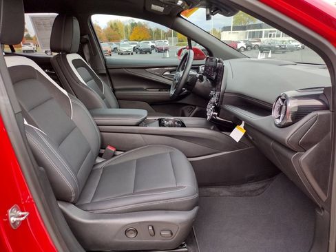 Used 2024 Chevrolet Blazer EV LT image 12