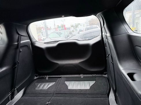 Used 2025 Chrysler Voyager LX image 15