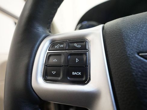 Used 2014 Chrysler Town & Country Touring w/ Driver Convenience Group FWD image 19