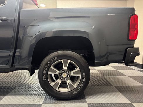 Used 2019 Chevrolet Colorado W/T w/ WT Convenience Package RWD image 11