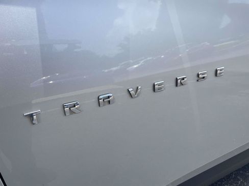 Used 2020 Chevrolet Traverse LT FWD image 6