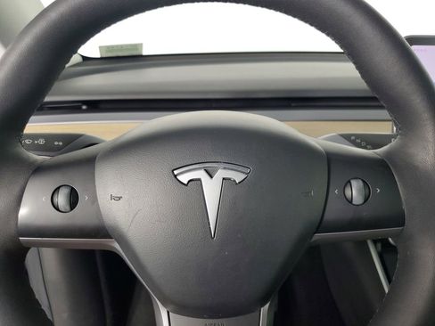 Used 2021 Tesla Model Y Long Range image 21