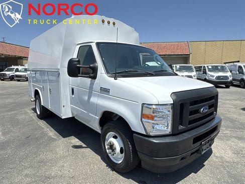 Used 2023 Ford E-350 and Econoline 350 Super Duty w/ Power Windows & Locks Group image 2