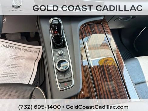 Used 2023 Cadillac Escalade Premium Luxury AWD/4WD image 32