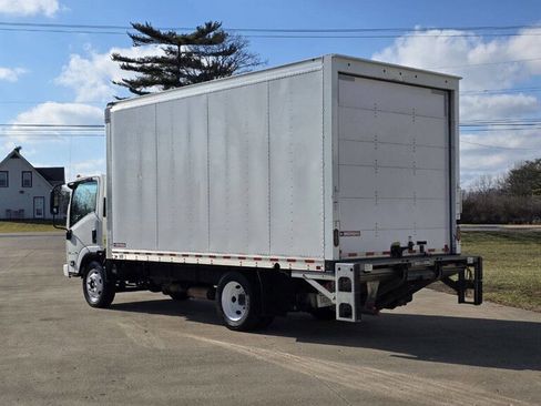 Used 2021 Isuzu NPR image 7