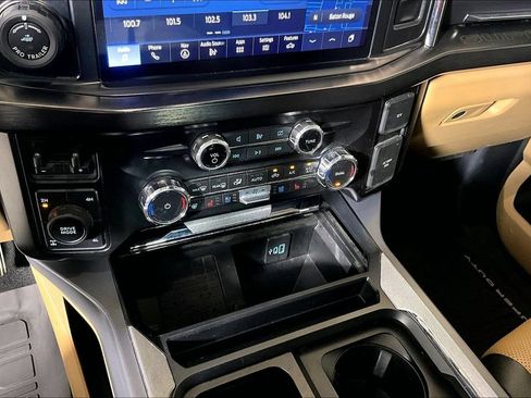 Used 2024 Ford F250 Lariat w/ Lariat Ultimate Package AWD/4WD image 25