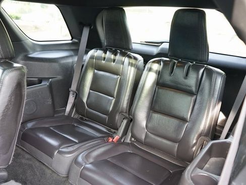Used 2013 Ford Explorer XLT image 15