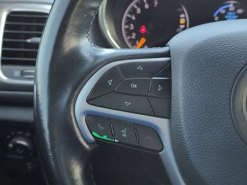 Used 2021 Jeep Grand Cherokee Laredo X image 25