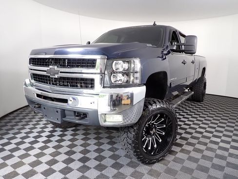 Used 2008 Chevrolet Silverado 3500 LT AWD/4WD image 2