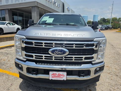 Used 2024 Ford F250 XLT w/ FX4 Off-Road Package AWD/4WD image 2