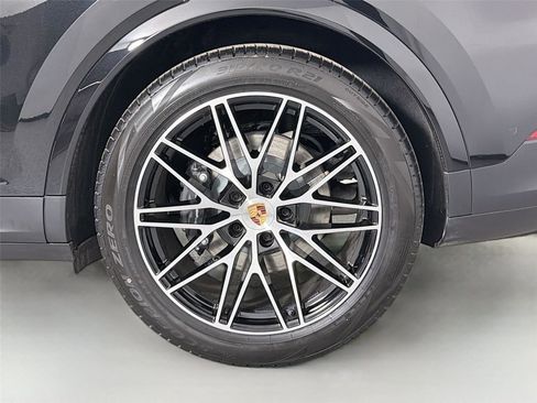 Used 2026 Porsche Cayenne Coupe AWD/4WD image 12
