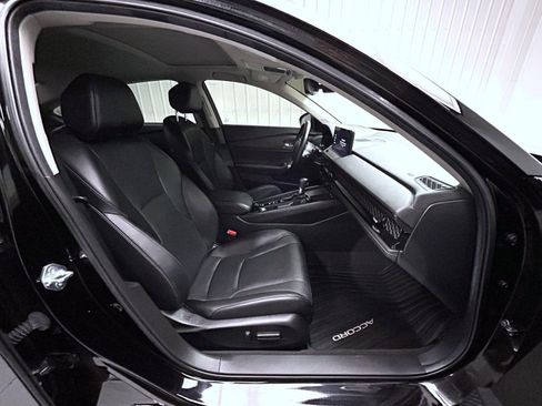 Used 2024 Honda Accord Touring image 15