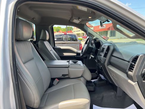 Used 2017 Ford F550 4x4 Regular Cab Super Duty image 33