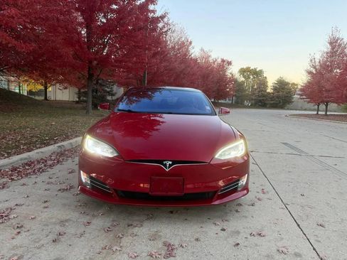 Used 2017 Tesla Model S 75D image 2
