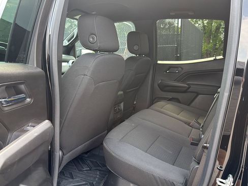 Used 2024 Chevrolet Colorado LT AWD/4WD image 10