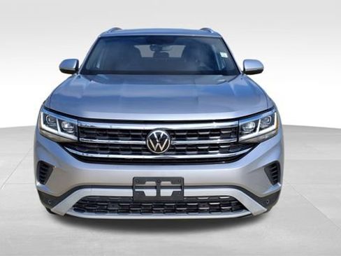 Used 2023 Volkswagen Atlas Cross Sport SE w/ Panoramic Sunroof Package image 3