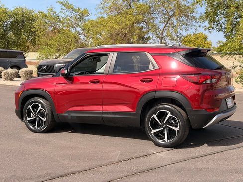 Used 2023 Chevrolet TrailBlazer LT FWD image 4
