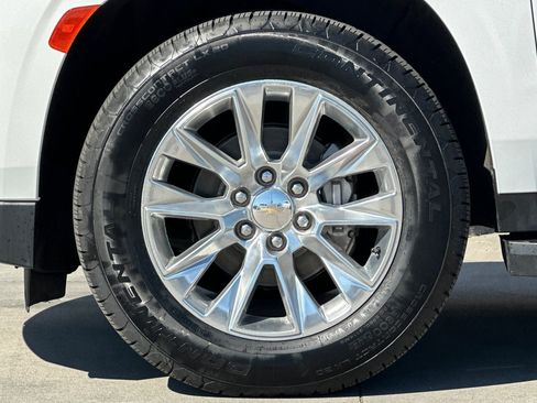 Used 2023 Chevrolet Suburban Premier AWD/4WD image 26