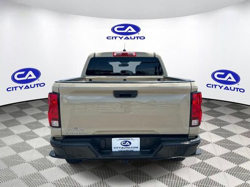 Used 2024 Chevrolet Colorado W/T RWD image 5