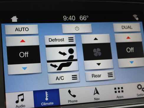 Used 2018 Ford Explorer XLT w/ Equipment Group 201A AWD/4WD image 33