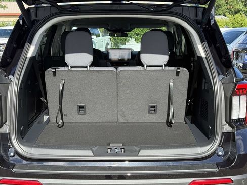 New 2026 Ford Explorer Active RWD image 11