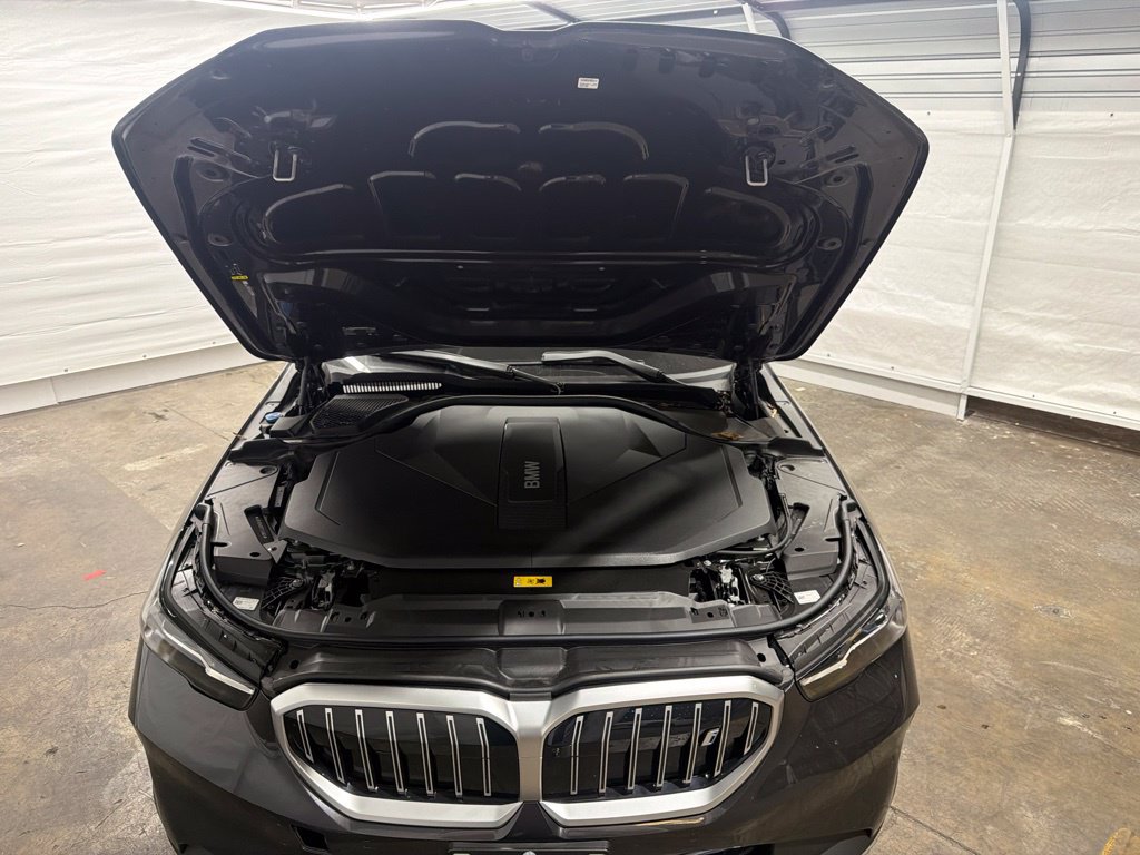Used 2026 BMW i5 eDrive40 w/ Convenience Package RWD image 15