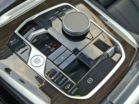 Used 2023 BMW X7 xDrive40i image 18