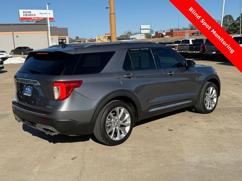 Certified 2022 Ford Explorer Platinum w/ Equipment Group 601A image 5
