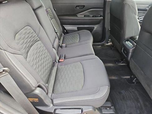 Used 2025 Nissan Pathfinder SV image 20