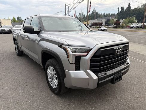 Used 2023 Toyota Tundra SR5 w/ SR5 Premium Package AWD/4WD image 9