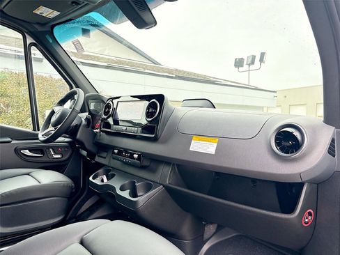 New 2026 Mercedes-Benz Sprinter 2500 image 19