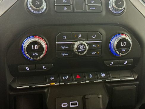 Used 2020 GMC Sierra 1500 SLE w/ SLE Value Package AWD/4WD image 16