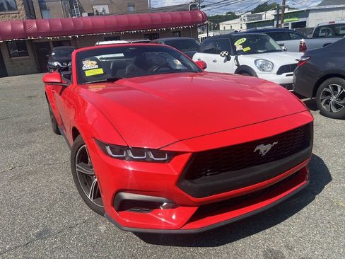 Used 2024 Ford Mustang Convertible RWD image 8