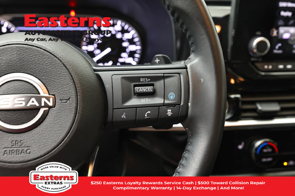 Used 2024 Nissan Pathfinder SV AWD/4WD image 17