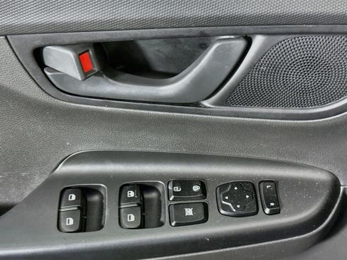 Used 2022 Hyundai Kona SEL FWD image 17