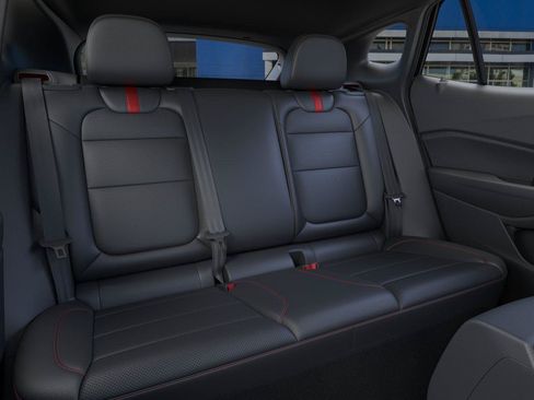 New 2026 Chevrolet Trax RS w/ Sunroof Package FWD image 17