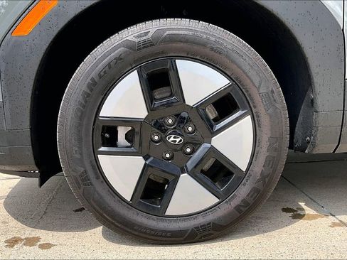 Used 2025 Hyundai Santa Fe SEL FWD image 11