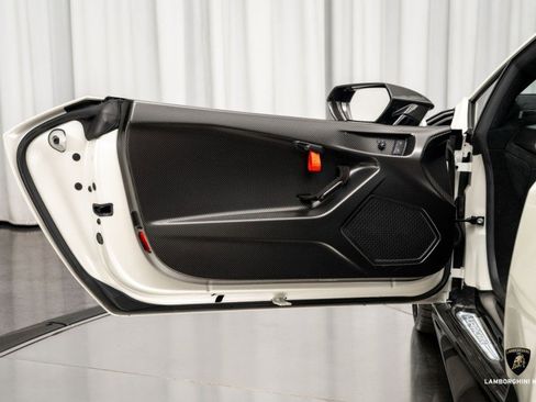 Used 2023 Lamborghini Huracan STO image 45