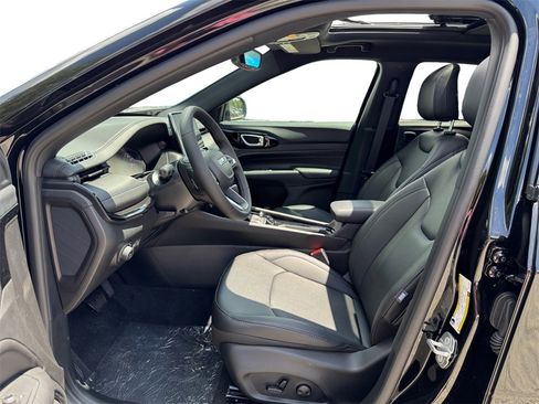 New 2025 Jeep Compass Limited w/ Sun & Sound Group image 9