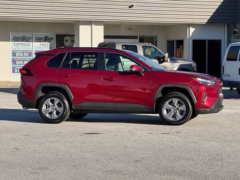 Used 2022 Toyota RAV4 XLE FWD image 2
