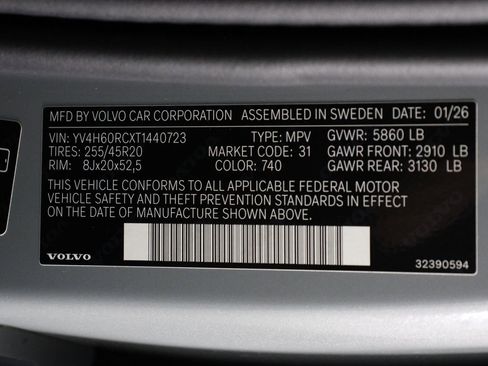 New 2026 Volvo XC60 T8 Plus w/ Climate Package PRO image 17