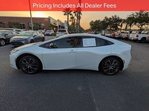 Certified 2024 Toyota Prius XLE FWD image 8