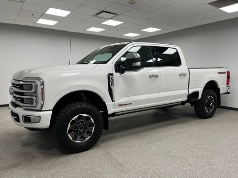 Used 2024 Ford F350 Platinum w/ Tremor Off-Road Package AWD/4WD image 6